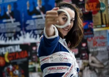 A suivre : Laura Chenay, une communicante scotchante