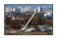 Tout un symbole : novembre 2004, la dernière tour AZF est mise à terre. Sa disparition doit permettre de faire le deuil du site.