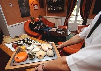 Restauration : la baisse de la TVA profite à l'emploi