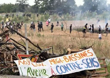 Dans le Tarn, des opposants disent : « Scopont l'autoroute A69 »