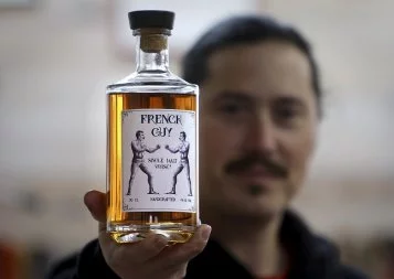 Près de Toulouse, la distillerie Straw Bale s'enivre de spiritueux bio