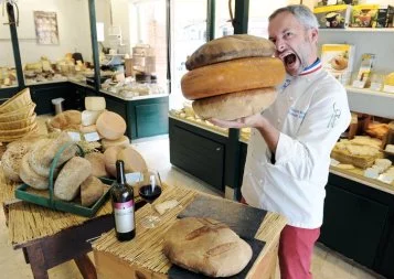 À Toulouse, François Bourgon lance L'Origine : « La Sainte-Trinité française, c'est le pain, le vin et le fromage »