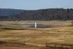Mars. Sécheresse et urgence climatique. Le lac de Montbel en Ariège n'est rempli qu'à 24% de sa capacité. Face au manque d'eau, les élus anticipent un été 2023 difficile. Sans oublier les prochains : selon une étude du cabinet australien XDI, l'Occitanie serait la quatrième région de France la plus impactée par le réchauffement climatique. 