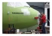 Un technicien travaille sur le nez d'un ATR 72 que l'on peut facilement reconnaître grâce son numéro inscrit sur le cockpit. Petite explication utile : les numéros qui commencent par T3 correspondent à la famille des ATR 72. Ceux qui débutent par par T5 sont des ATR 42. 