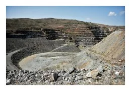 La mine d'or à ciel ouvert de Salsigne est une mine d'or fermée en 2004 qui se situe sur les communes de Salsigne et de Villanière à 15 km au nord de Carcassonne dans le massif de la Montagne Noire, dans le département de l'Aude et la région Occitanie. Elle a été la plus importante mine d'or d'Europe Occidentale et la dernière de France métropolitaine.