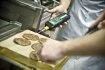 La température des steacks : des tests quotidiens sont effectués sur la cuisson des steaks hachés pour garantir une sécurité alimentaire maximale avec une température à coeur de 69°C minimum. 