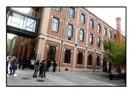 Juste retour de l'histoire ? En 1810, la Manufacture des Tabacs s'installe sur le site de l'ancien couvent des Bénédictains. La manufacture disparait après la guerre et l'université des Sciences Sociales la récupère : les vénérables batiments accueillent les cours en amphi...