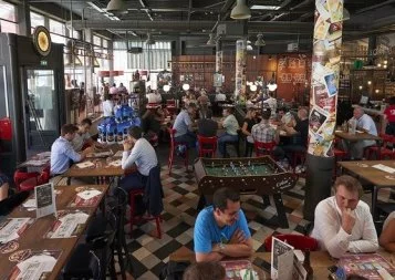 Comment 3 Brasseurs permet-elle aux candidats de se faire mousser ?