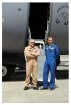 les deux chefs pilotes d'essais d'Airbus, Eric Isorce et Ignatio Lombo