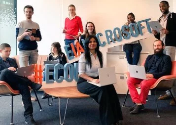 Comment Simplon parvient-elle à rendre le numérique plus inclusif en Occitanie ?