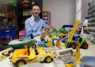 Depuis Toulouse, Klikobil redonne vie aux Playmobil oubliés