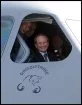 Le ministre de la défense, Gérard Longuet accompagné de Frabrice Brégier, directeur général d'Airbus