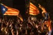 Partout dans les rues, l'estalada le drapeau indépendantiste catalan a été brandi par des milliers de personnes.